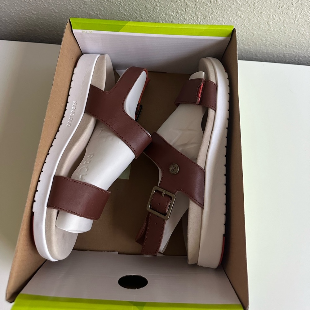 Kuru Glide Sandal, worn once, size 9